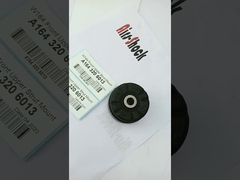 フロント左側の車のショックアッパーマウントゴム素材